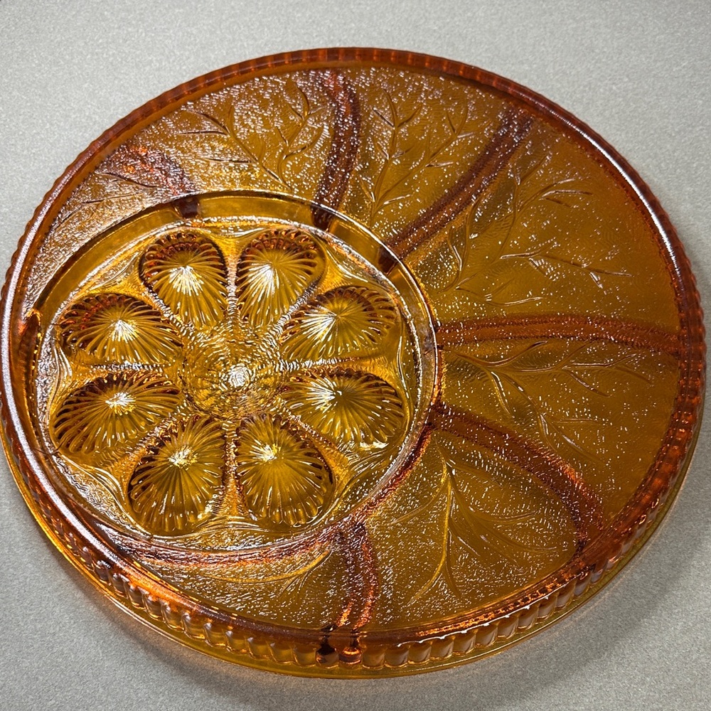 Indiana Glass Golden Amber divided egg and vegetable tray - Picture 7 of 11